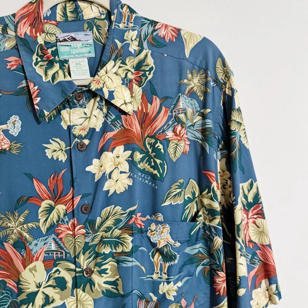 Reyn Spooner - Blue Mele Kalikimaka Short Sleeve Button Down Shirt